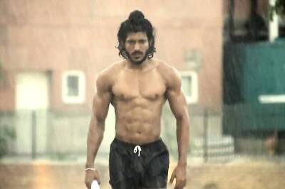 Box-office: 'Bhaag Milkha Bhaag' running ahead of new releases