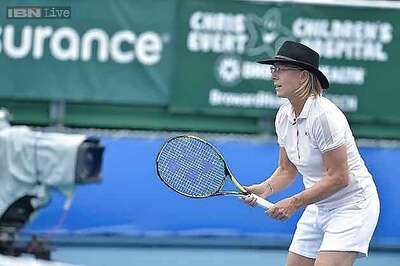 Martina Navratilova joins Agnieszka Radwanksa's coaching staff