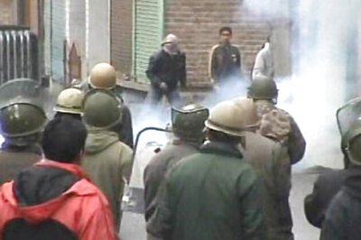 Strike disrupts normal life in Kashmir, curfew on in Shopian