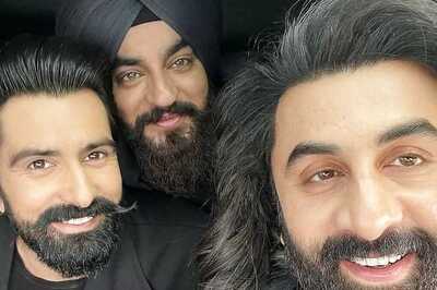 Ranbir Kapoor Takes a Selfie With His 'Animal' Cousins; Unseen Photo Goes Viral