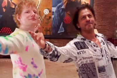 Ed Sheeran Mimics Shah Rukh Khan's Iconic Pose, Recalls Meeting Him at Mannat: 'He's A Big Star But...'