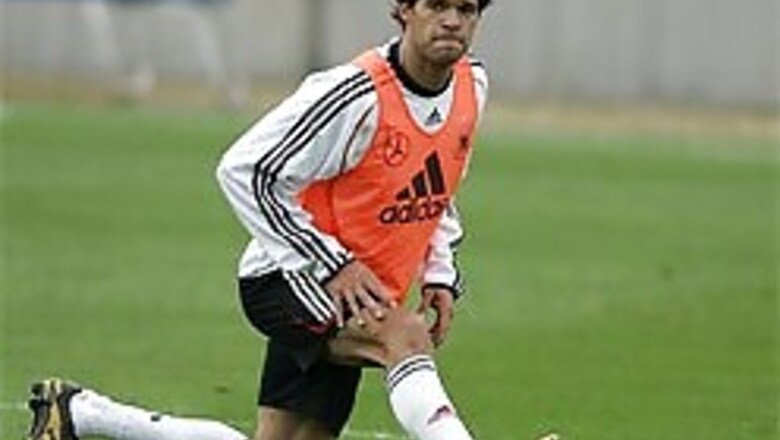 Ballack to play against Ecuador