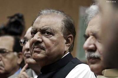 In Pakistan's first democratic transition, Mamnoon Hussain sworn in as President