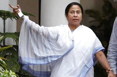 Unwilling farmers will get back their land: Mamata