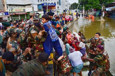 Army, NDRF Join Relief Work in Flood-hit Hyderabad as Death Toll Rises to 19; PM Assures All Possible Help