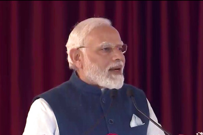 Public, Pvt Sector Need to Think Out of Box to Seize Global Opportunities: PM Modi