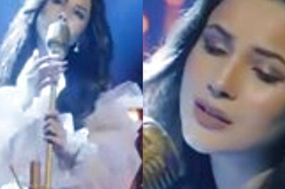 Shehnaaz Gill Performs Shershaah's Raanjha on Hunarbaaz, Fans Claim It as Her Comeback, Laud Her 'Soulful Voice'