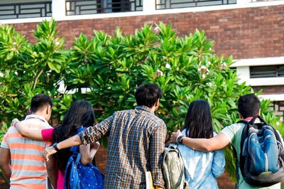 DU Reopens Colleges, Outstation Students Struggle to get Accommodation