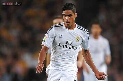 Raphael Varane returns to practice with Real Madrid