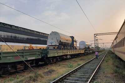 Oxygen Express Train with 30,000 Litres of Liquid Medical Oxygen Arrives in Uttar Pradesh