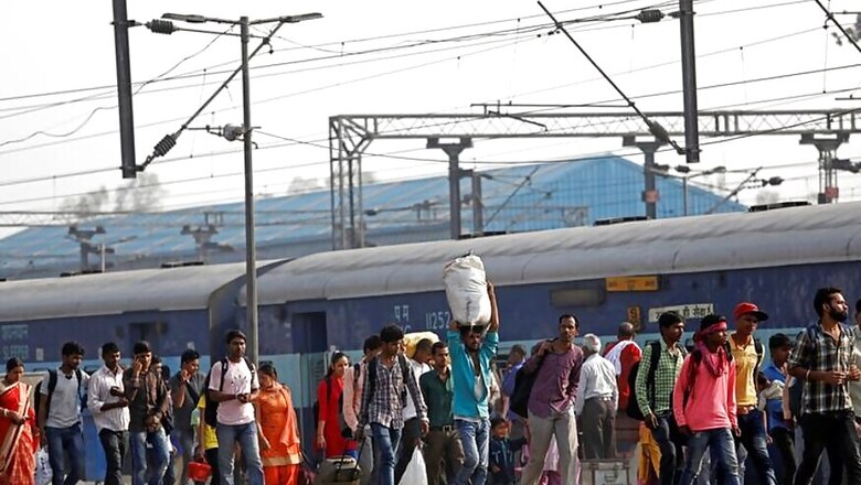 Fitness Enthusiasts, Gear up! Free Platform Ticket at This Delhi Railway Station For 30 Squats