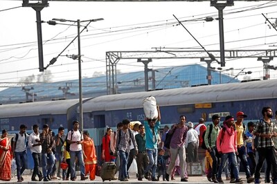 Fitness Enthusiasts, Gear up! Free Platform Ticket at This Delhi Railway Station For 30 Squats