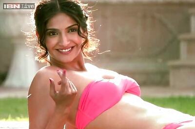 Focus on Sonam's bikini scene in 'Bewakoofiyaan' disappointing: Director