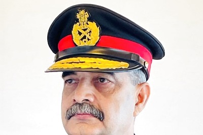Lt Gen Nav K Khanduri Takes Charge as GOC of Indian Army's Western Command