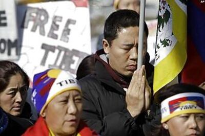 Tibetan writer detained in China crackdown