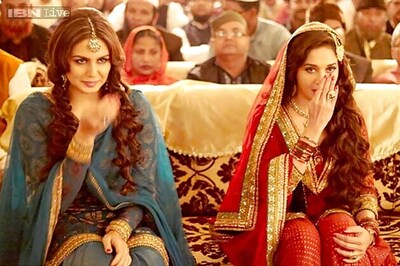 Karan Johar lauds 'Dedh Ishqiya', Shah Rukh Khan to watch it soon