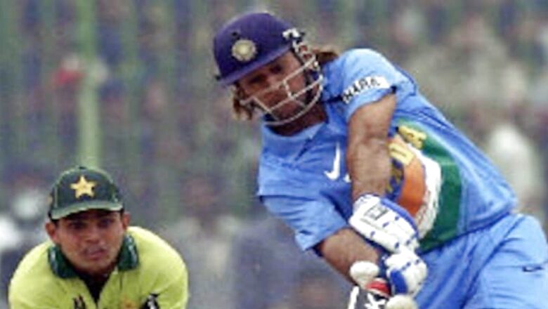 Watch: When MS Dhoni Hammered Pakistani Bowlers in Peshawar; Fans Nostalgic Over Old Video