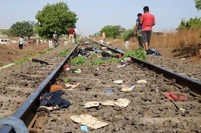 NHRC Notice to Maharashtra Govt Over Deaths of 16 Migrant Workers on Railway Tracks in Aurangabad