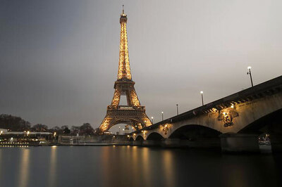 Eiffel Tower to be Shielded by 2.5-Metre Glass Security Walls