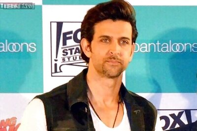Snapshot: Hrithik Roshan dares Aamir Khan to 'put the transistor down' for his 'Bang Bang' challenge