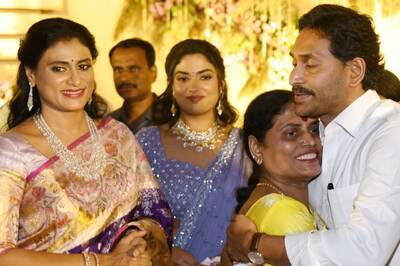'No Eye Contact': Jagan & Sharmila's 'Sibling Rivalry' Creates Buzz at Family Event as Electoral Battles Loom