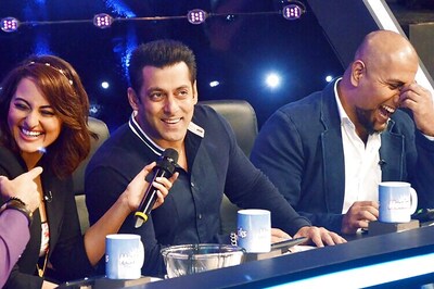 Anupam Kher, Mika Singh, Daisy Shah and other film fraternity members congratulate Salman Khan on acquittal