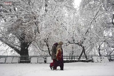 Kashmir Valley receives fresh snowfall
