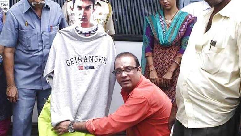 Aamir Khan's nude 'PK' poster controversy: Congress MLA Krishna Hegde 'dresses up' the actor in a T-shirt and shorts
