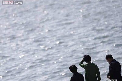 South Korean diver dies in ferry search operation