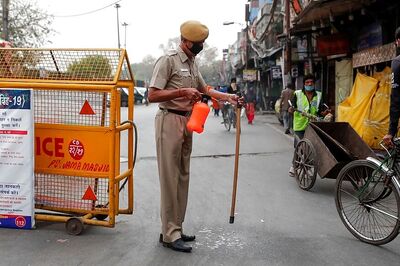 Lawyers and His Associates Allegedly Assault Delhi Police Personnel Outside Saket Court