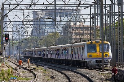 Waving Shirts, Running Down the Tracks is How 2 Boys Averted Major Train Tragedy in Karnataka