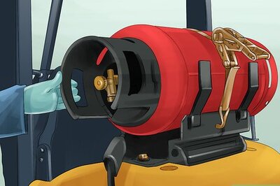 How to Change the Gas Bottle on a Gas‐Powered Forklift