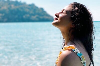 Alia Bhatt Begins New Year on a Blissful Note with Sun-kissed Beach Photo