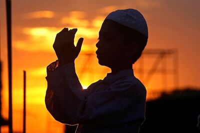 China Calls on All Mosques to Raise National Flag