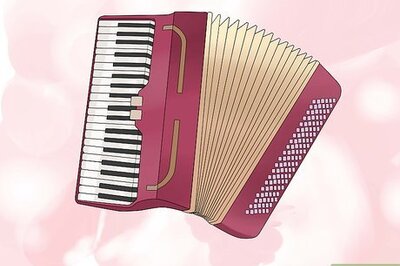 How to Play the Accordion