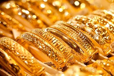 Gold Price Falls For Second Straight Day; Lucrative Option for Investors, Says Expert