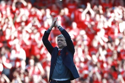 Arsene Wenger Sees Future Away From English football