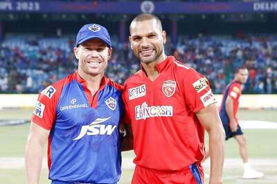 IPL 2023: Delhi Capitals Skipper David Warner Elects to Bowl as Sikandar Raza Returns for Punjab Kings