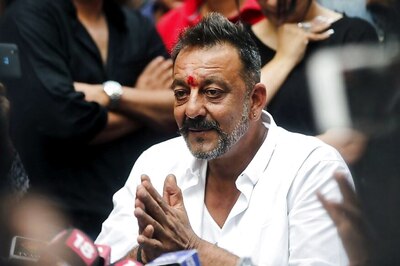 Sanjay Dutt's Bouncer Manhandles Journalists During 'Bhoomi' Shoot