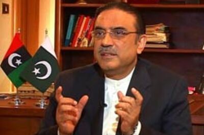 Zardari claims Nawaz support, Nawaz signals otherwise
