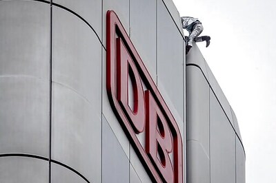 French 'Spiderman' Climbs Frankfurt Skyscraper, Faces Fine