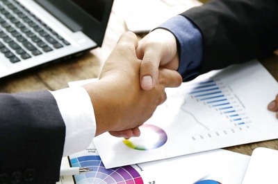 Classes With News18: Exploring Forms of Market, Pricing Dynamics and Equilibrium