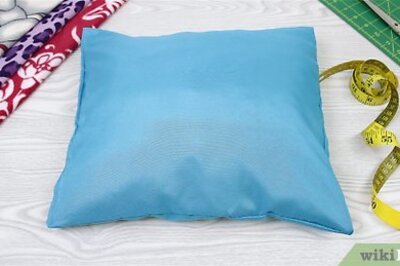 How to Make a No Sew Fleece Pillow