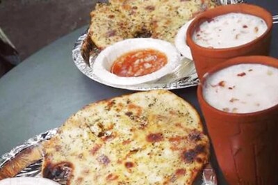 This Famous Eatery in Delhi Serves You Healthy Amritsari Kulcha With Oil-Free Chole