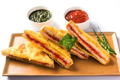 Besan-Based Snack Recipes That Will Make Your Hearts Melt This Monsoon