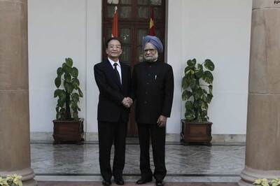 India, Pak should resolve Kashmir issue: China