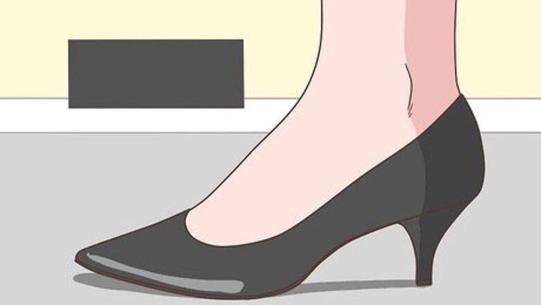How to Wear Kitten Heels