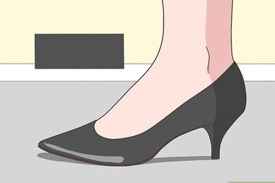 How to Wear Kitten Heels