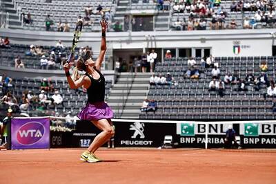 Eugenie Bouchard Beats Jelena Jankovic in First Round of Italian Open