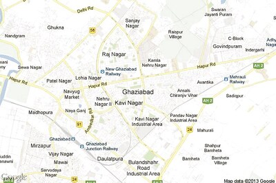 Bike-borne snatch private gunner's rifle in Siyani Gate area